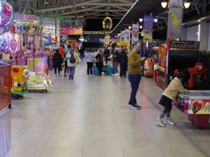 Çocuklar Kumsmall’da Ço Mutlu