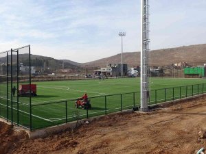 Stadyum Yapıldı, Tribün Yok