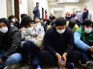 14 Düzensiz Göçmen Sınır Dışı Edildi