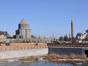 Kars’ta Ocak Ayında Bahar Havası Yaşanıyor