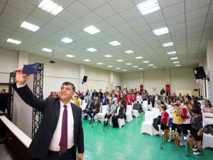 Gençler, Genç Kahraman Mehmet Kamil’i Andılar