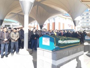 Başkent’te Park Halindeki Araçta Ölü Bulunan 2 Kişi, Beypazarı’nda Toprağa Verildi