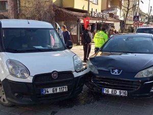 Tali Yoldan Çıktı, Kaza Yaptı: 1 Yaralı