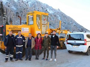 Kar Sebebiyle Araçları Yolda Kalan 4 Vatandaş Kurtarıldı