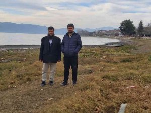 İ̇znik Gölü’nde Mahsur Kalmışlardı, Şimdi Teknelerini Arıyorlar