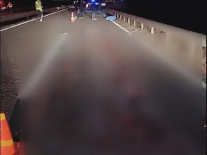 Refüje Çarpıp Takla Atan Otomobil 3 Kişiye Mezar Oldu