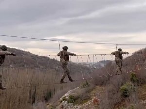 Msb, Komandoların Arazi Tatbikat Görüntülerini Paylaştı