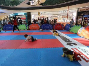 Bebekler Emekledi, Anneler Heyecanlandı