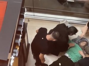 Ümraniye’de Avm’nin Birinci Katından Düşen Kadın Yaralandı