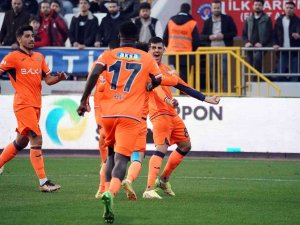Spor Toto Süper Lig: Kasımpaşa: 1 - Medipol Başakşehir: 3 (Maç Sonucu)