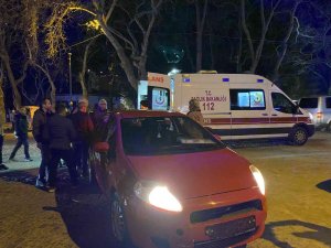 Sinop’ta Otomobille Çarpışan Motokurye Yaralandı