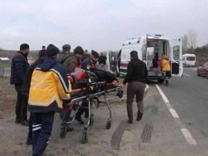 Muş İ̇l Jandarma Komutan Yardımcısı Albay Ahmet Kaya Ve Eşi Trafik Kazasında Yaralandı
