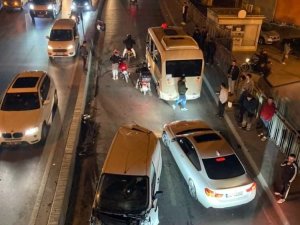 Esenler’de Alkollü Sürücü İki Araca Çarptı: 2 Yaralı