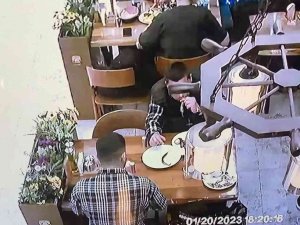 Eyüpsultan’daki Restoranda Yiyip İçip Hesabı Ödemeden Kaçtılar