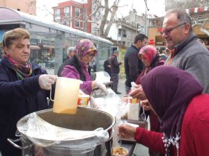 Balıkesir’de 2 Bin Kişiye Zeytinyağlı Çorba İkramı