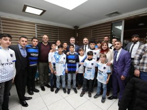 Bayraklı’nın Kalbinde Spor Ve Sanat