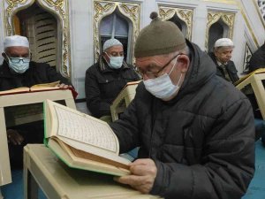 Adana’da Sabah Namazında Kubbeler Kuran Sesiyle İnledi