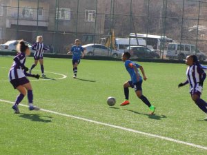 Kadın Futbol Süper Ligi: Hakkarigücü: 1 - Karadeniz Ereğli: 2