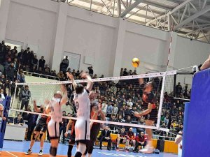 Efeler Ligi: Türşad: 0 - Ziraat Bankkart: 3