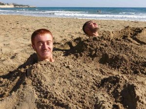 Kış Ortasında Deniz Ve Kum Keyfi