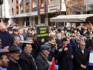 Küçükçekmece’de Kur’an-ı Kerim’in Yakılmasına Tepki Eylemi Düzenlendi