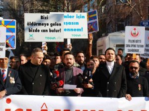 Ak Parti Gençlik Kolları Ve Tügva’dan İ̇sveç Büyükelçiliği Önünde Protesto