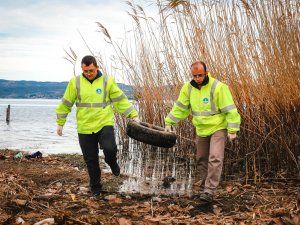 Su Seviyesi Gerileyen Sapanca Gölü’nden Bakın Neler Çıktı