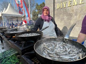 7’den 70’e Binlerce Kişi Hamsi Festivali’nde Buluştu