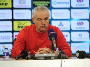 Rıza Çalımbay: "Deplasmanda Alınan Bu 3 Puan Bizim İçin Çok Önemli"