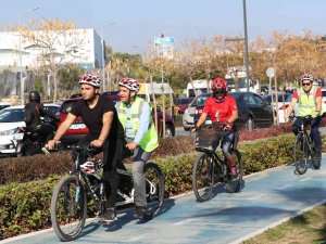 Görme Engelliler Farkındalık Oluşturmak Amacıyla Pedal Çevirdi