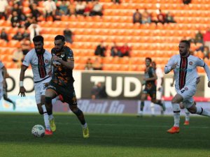 Spor Toto Süper Lig: Alanyaspor: 2 - Fatih Karagümrük: 2 (Maç Sonucu)