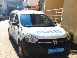 Vinçle Kamyonu Çalmaya Çalıştılar, Araç Sahibi Fark Edince Kaçtılar