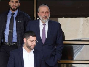 Netenyahu, Şas Partisi Lideri Deri’yi Kabineden İhraç Etti