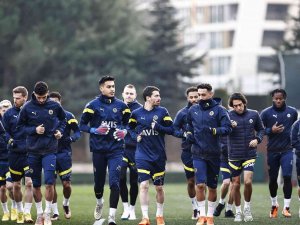 Fenerbahçe, Ümraniyespor Maçı İçin Kampa Girdi