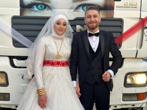 Sultanbeyli’de Tır Gelin Arabası Oldu