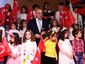 Keçiören Belediye Konservatuvarı Çocuk Korosundan Yeni Yıl Konseri