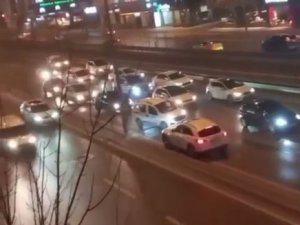 Ters Yönden E-5 Karayolu’na Girdi, Trafiği Birbirine Kattı