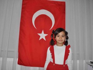 Okuma Yazma Bilmiyor Ama İ̇stiklal Marşı’nın 10 Kıtasını Ezbere Okuyor