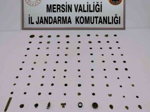 Mersin’de Bir Kişi Çok Miktarda Tarihi Eserle Yakalandı