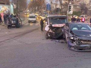 Kahramanmaraş’ta Trafik Kazası: 6 Yaralı