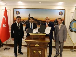 Dicle Üniversitesi İle Diyarbakır Büyükşehir Belediyesi Arasında İş Birliği Protokolü İmzalandı