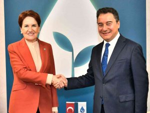 İ̇yi̇ Parti Lideri Akşener, Deva Partisi Lideri Babacan’ı Ziyaret Etti