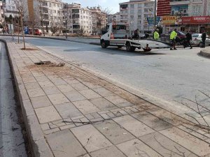 Şüpheli Şahısları Kovalayan Yunus Polisleri Kaza Yaptı: 2 Yaralı