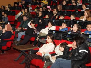 Karne Heyecanı Yaşayan Minikler Film Gösteriminde Buluştu