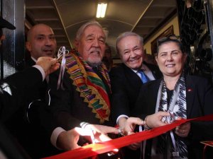 Söke’de "Kaktüslü Ev" Kitapevine Dönüştürülerek Açılışı Yapıldı