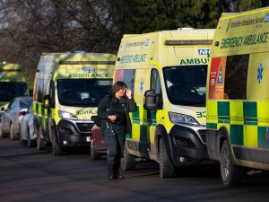 İ̇ngiltere’de Ambulans Çalışanlarından Yeni Grev Dalgası