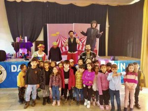 Ara Tatile Giren Öğrenciler İçin Tiyatro Gösterisi