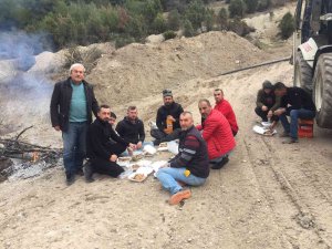 Başkan Şahin, Belediye İşçilerinin Öğle Paydosuna Eşlik Etti