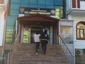 Kayıt Cihazı Çalan Hırsız Güvenlik Kamerasına Yakalandı