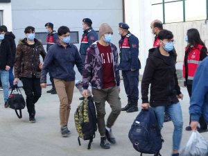 138 Düzensiz Göçmen Sınır Dışı Edildi